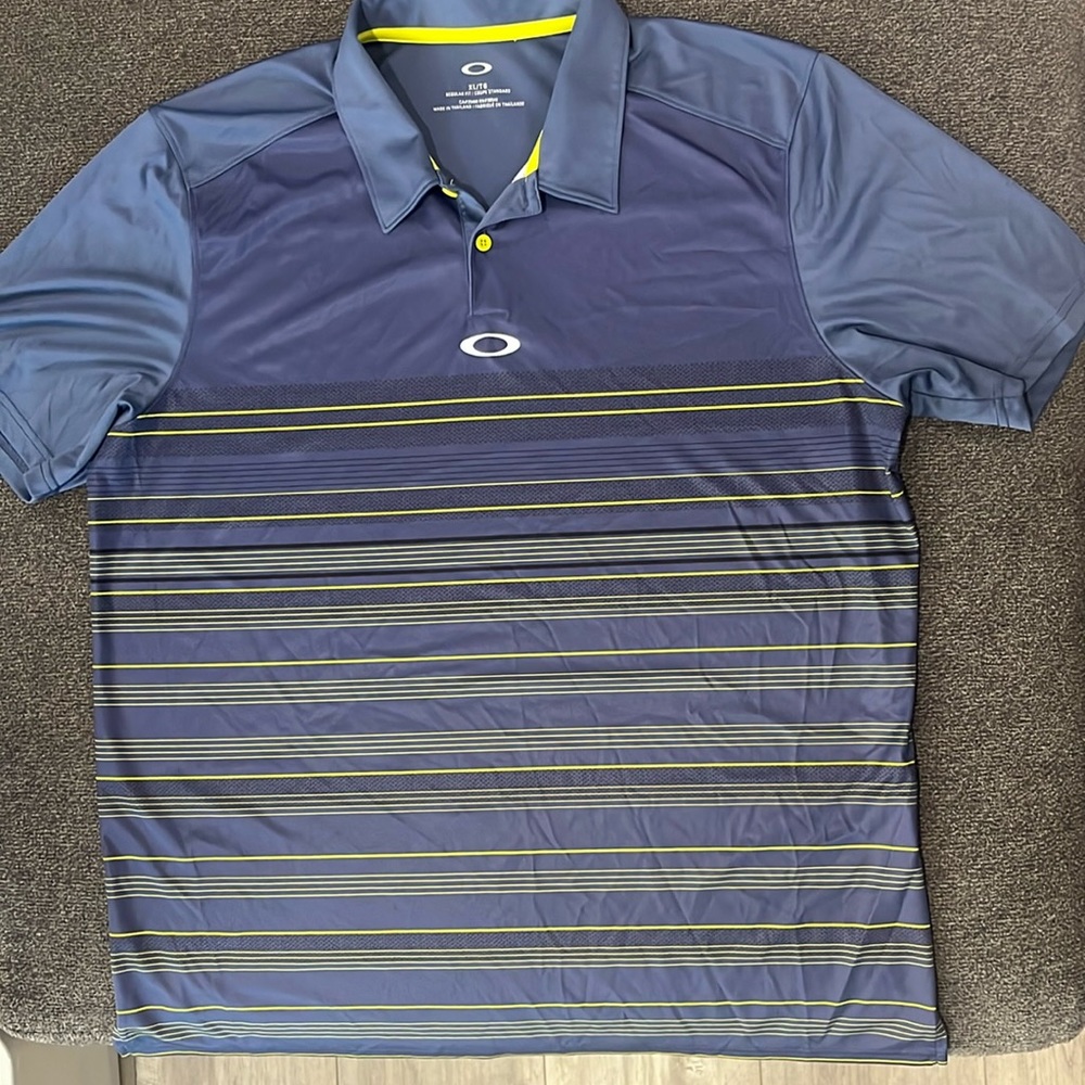 Men’s golf shirt